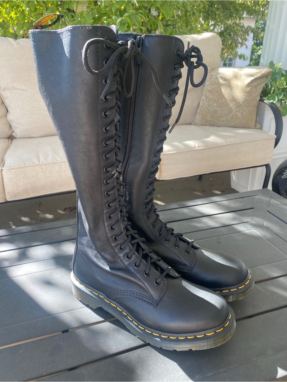 Dr. Martens 1B60 20 Eye Knee High Virginia Leather Women’s sz 9 NWOT - Picture 2 of 7